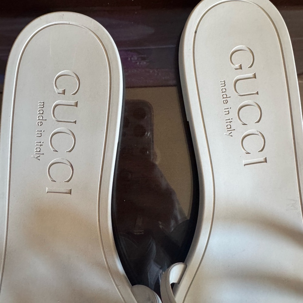 Gucci Women's Cream Logo Slide Sandals - Picture 3 of 8